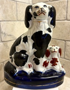 lot 101 image: Vintage Staffordshire Blue Eyed Spaniel with Puppy