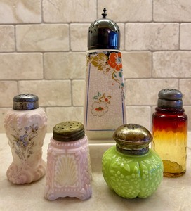 lot 106 image: Vintage Collection of Salt and Pepper Shakers, Including Parrot and Company