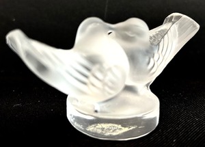 lot 240A image: Lalique Love Birds Sculpture