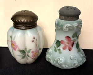 lot 272 image: Two Vintage Victorian Hand Painted Floral Design Salt  Pepper Shakers
