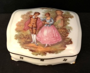 lot 276 image: Vintage Limoges Trinket Box, France