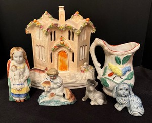 lot 278 image: Variety of Vintage Figurines