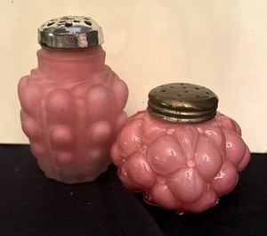 lot 282 image: Antique Victorian and Consolidated Glass Salt  Pepper Shakers