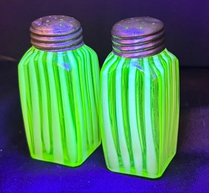 lot 24C image: Antique Uranium Glass Salt and Pepper Shakers