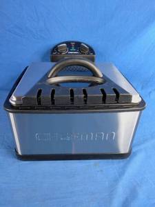 lot 11 image: Chefman 4.5-Qt. Deep Fryer with Basket Divider