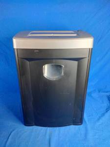 lot 40 image: Fellowes 8 Sheet Heavy Duty Paper Shredder Black with Bin Model DM8C
