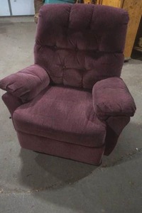 lot 20 image: Recliner