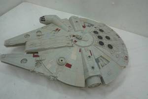 lot 22 image: Star Wars Battlestar Galactica