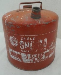 lot 98 image: SNOGO 5 gallon gas can