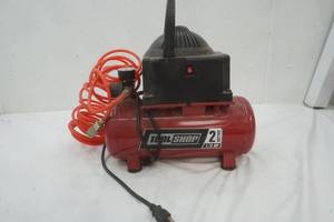 lot 131 image: Tool Shop Air Compressor model #207-1526