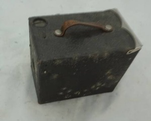 lot 202 image: antique camera