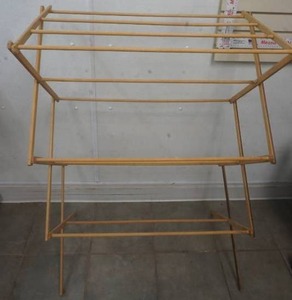 lot 243 image: Dryer rack