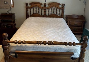 lot 260 image: Bed