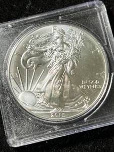 lot 07 image: 2015 AMERICAN SILVER EAGLE 1 TROY OZ .999 FINE SILVER IN CASE