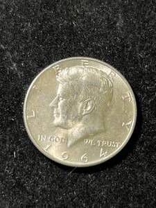 lot 75 image: 1964 US KENNEDY HALF DOLLAR