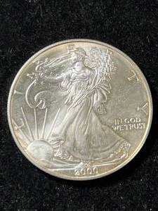 lot 90 image: 2000 AMERICAN SILVER EAGLE 1 TROY OZ .999 FINE SILVER