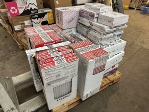 lot 122 image: Pallet of New Furnace Air Filters & Pool Filters - Honeywell Premium Filtration