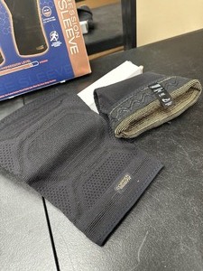 lot 297 image: New 2 Pack of Copper Fit Size L  XL Knee Sleeves