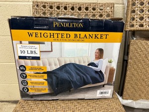 lot 372 image: New Pendleton 10Lb Weighted Blanket - Blue 48 x 72
