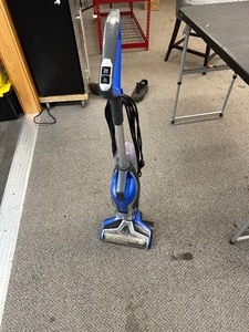 lot 429 image: Bissel Floor Cleaning Mop Vacuum - Works Good