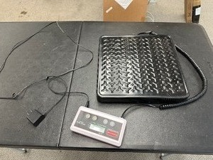 lot 434 image: Rubbermaid Commercial Products Model 4010 Shipping Scale - Works Good