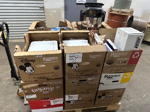 lot 450 image: Pallet Of Misc Customer Returns  Dewalt Shop Vac  Lightbulbs  Variety - Untested