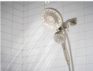 lot 194 image: New Moen Engage Magnetic 2 Piece Shower Head - Stainless Steel