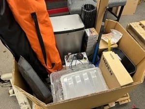 lot 483 image: Pallet Of Misc Customer Returns including chairs & Other Misc
