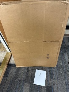 lot 498 image: 7 Uline Shipping Boxes 26 x 20 x 12 - Multi Depth