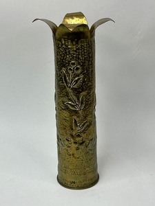 lot 14 image: WWI Military Artillery Shell Trench Art Vase