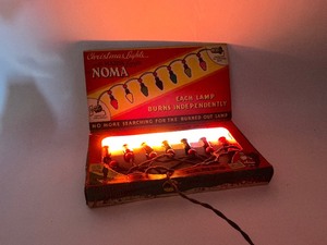 lot 46 image: 1939 Vintage Noma Christmas Tree Lights