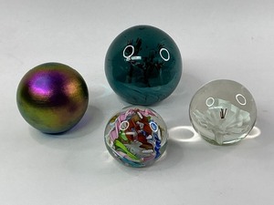 lot 50 image: Murano Glass Paperweights