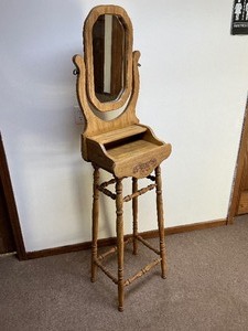 lot 58 image: Pulaski Mustache Shaving Stand