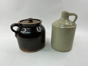 lot 65 image: Antique Stoneware Small Red Wing Jug plus 14 size Bean Pot
