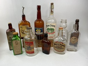 lot 96 image: Antique & Vintage Whiskey Bottle Lot