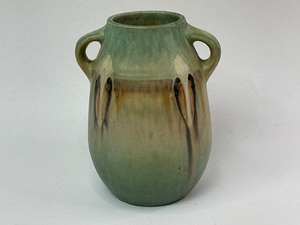 lot 3 image: Roseville Art Pottery Monticello Vase