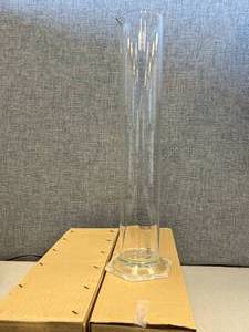 lot 14 image: 2 - 2000ml Graduated Cylinders, Made in Japan