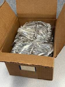 lot 17 image: Full Box of Test Tube Clamps