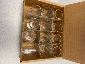 lot 25 image: 12 - 30ml Beakers Kimax