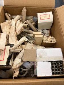 lot 49 image: Full MIXED SCIENCE BOX, Retail $200