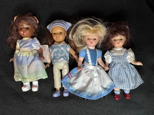 lot 10 image: LOT OF MADAME ALEXANDER HAPPY MEAL DOLLS
