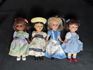 lot 11 image: LOT OF MADAME ALEXANDER HAPPY MEAL DOLLS