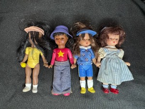 lot 12 image: LOT OF MADAME ALEZANDER HAPPY MEAL DOLLS