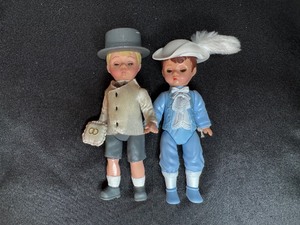 lot 17 image: LOT OF MADAME ALEXANDER HAPPY MEAL DOLLS