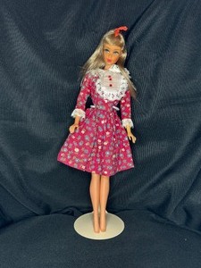 lot 30 image: RARE VINTAGE MOD ERA JAPANESE EXCLUSIVE FASHION ON PLATINUM WITH BENDABLE LEGS