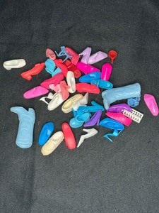 lot 50 image: VINTAGE LOT OF BARBIE DOLL SHOES