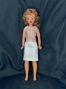 lot 52 image: VINTAGE TAMMY DOLL WITH OUTFIT
