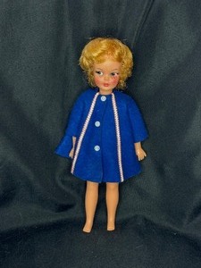 lot 57 image: VINTAGE BLONDE PEPPER DOLL WITH OUTFIT - TAMMYS FAMILY