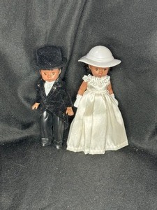 lot 59 image: LOT OF MADAME ALEXANDER HAPPY MEAL DOLLS