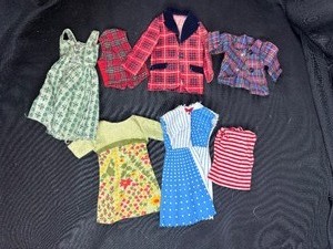 lot 64 image: LOT OF DOLL CLOTHING
